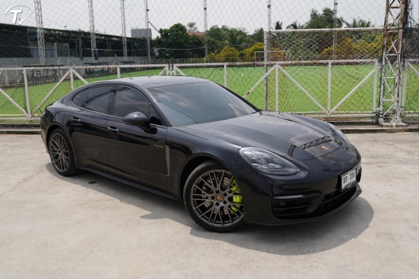 2013 store panamera hybrid